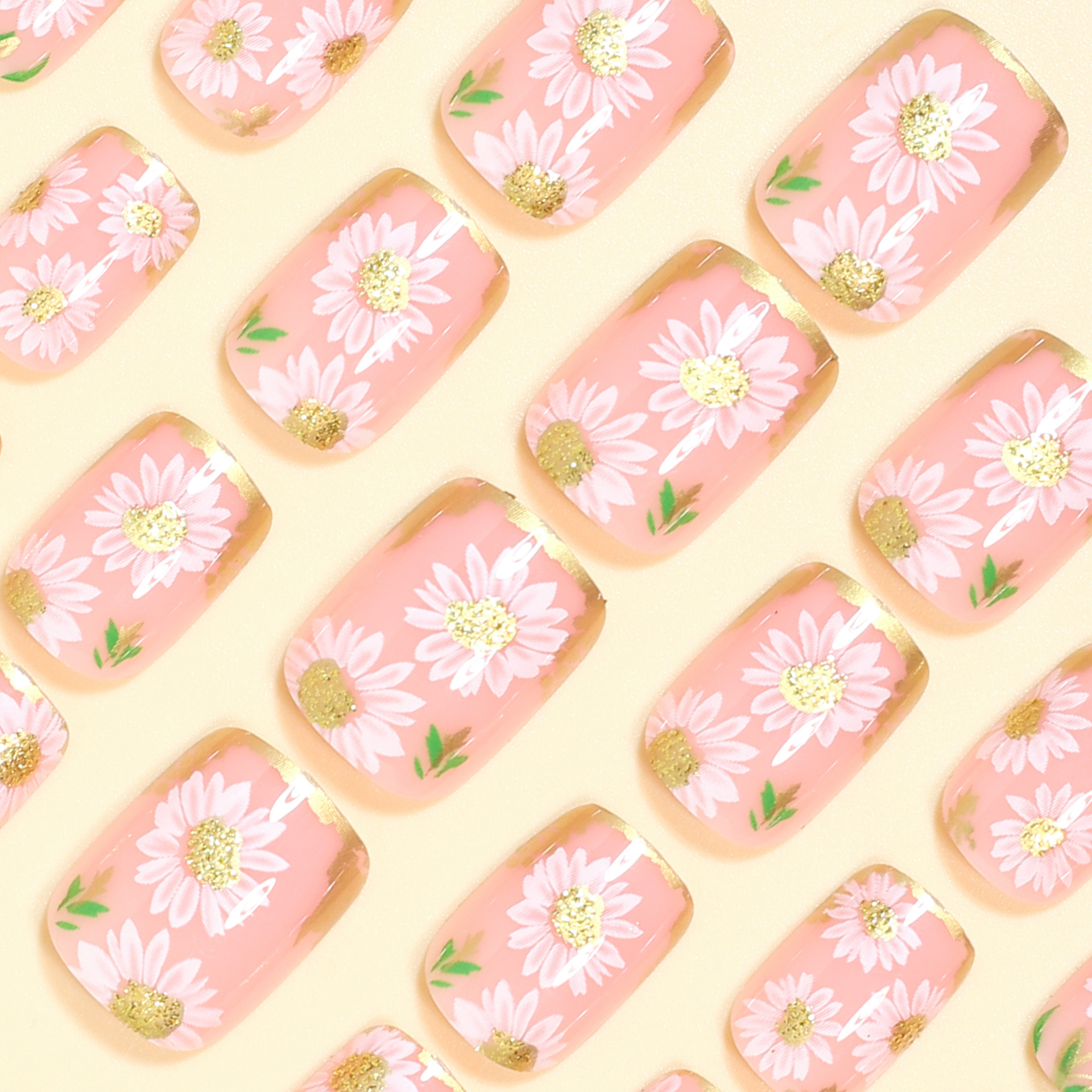 Short Square fake nails golden - Embroidery Embellishments incelemesi ve fiyatı